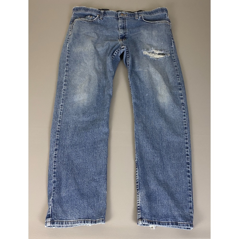 Wrangler Regular Fit Jeans Men's Size 36x32 (Fit 40x30)‎ Blue Distressed Denim